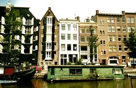 amsterdam-z kanalu.jpg